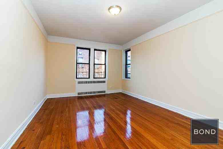 8449 Elmhurst Avenue - Photo 2 of 6