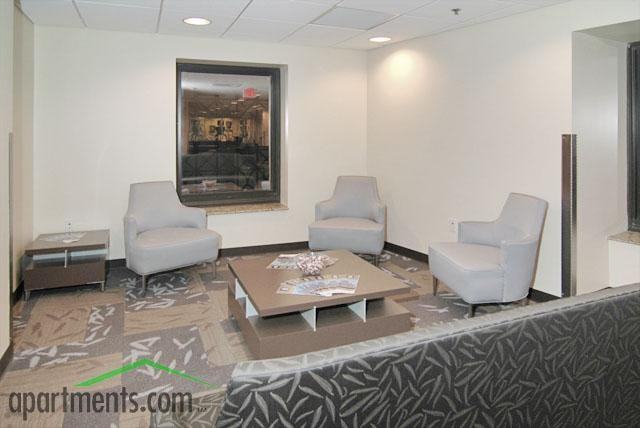 200 Carondelet - Photo 2 of 12