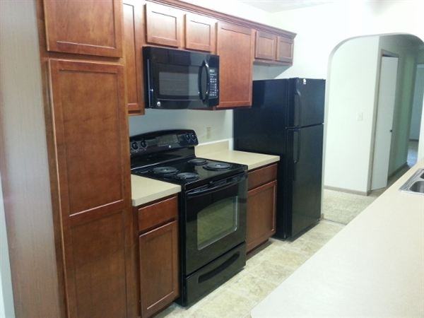 555 Dailey Ct - Photo 2 of 4