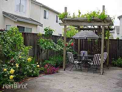 2220 Compass Cove - Photo 3 of 10