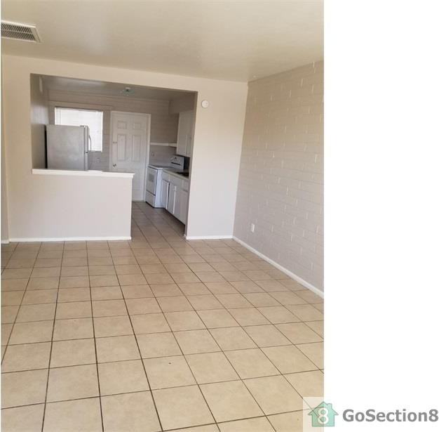 706 W 5th Ave - Photo 2 of 4