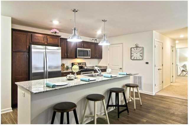 Van Allen Luxury Apartments - North Greenbush - Photo 2 of 27