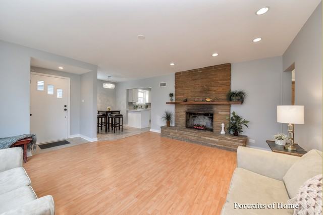 1102 Lyford Ln - Photo 3 of 17