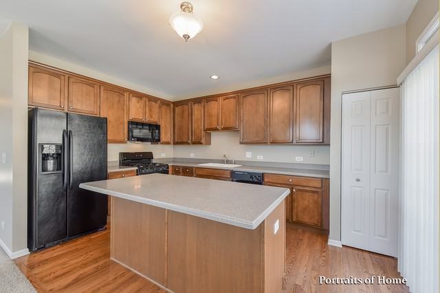 27W712 N Meadowview Dr #1-6 - Photo 3 of 11