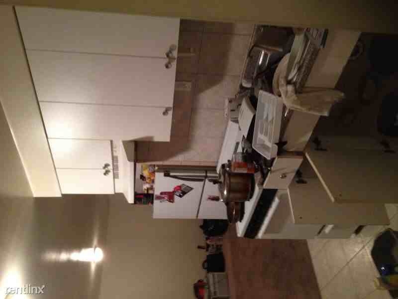 301 W Camplain Rd - Photo 3 of 4