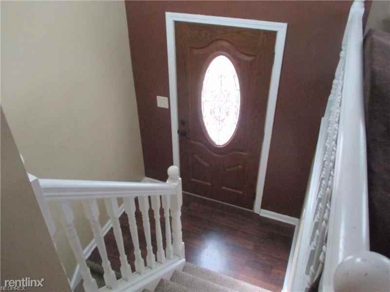 7733 Forest-Hill Ave - Photo 2 of 18