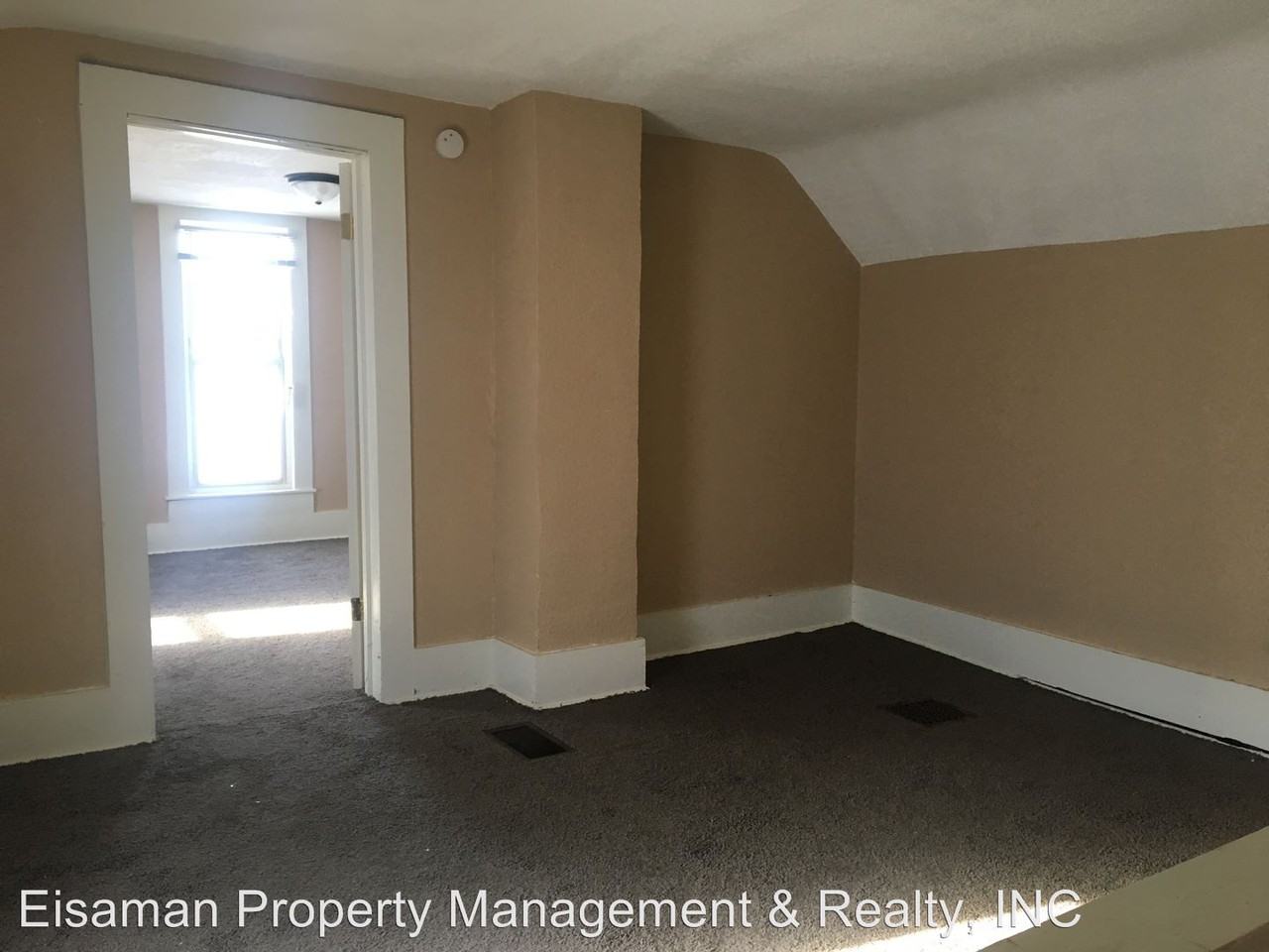 215 S Johnson St - Photo 3 of 18