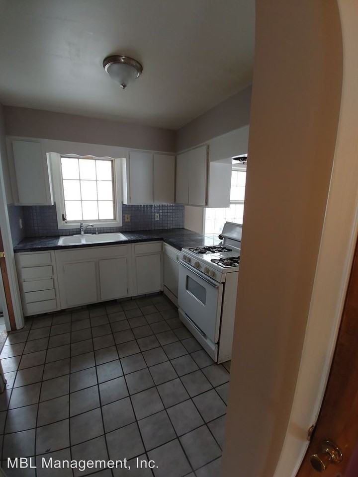 2664 S Green Rd - Photo 2 of 10