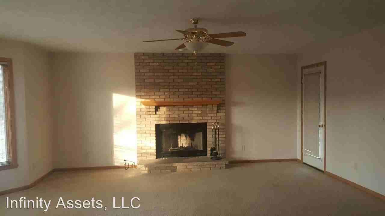 7309 Vanista Ct - Photo 3 of 15