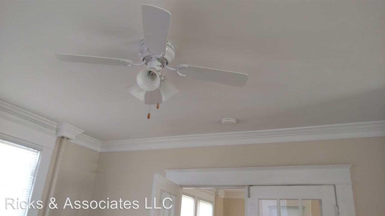 3208 Hanes Ave - Photo 3 of 19