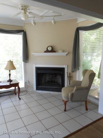 1001 N Elam Ave - Photo 2 of 7