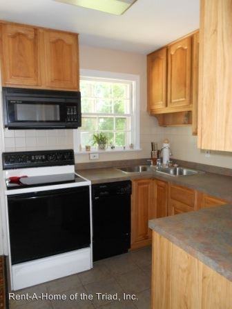 1001 N Elam Ave - Photo 3 of 7