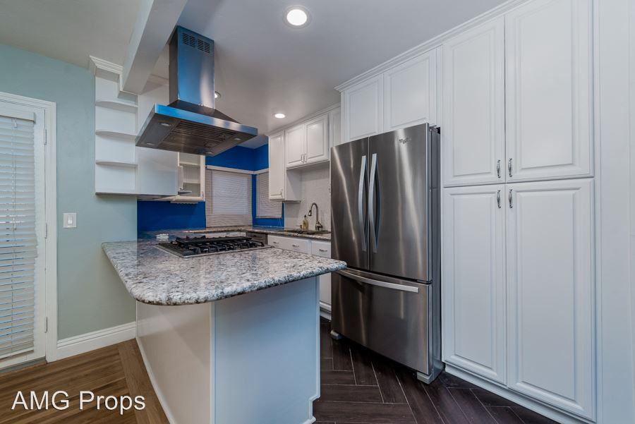 3419 45th St - Photo 2 of 16