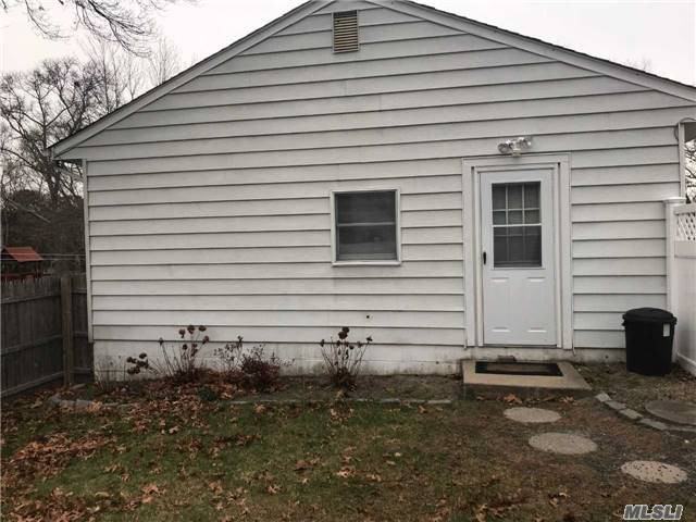 98 Blydenburgh Rd - Photo 2 of 8