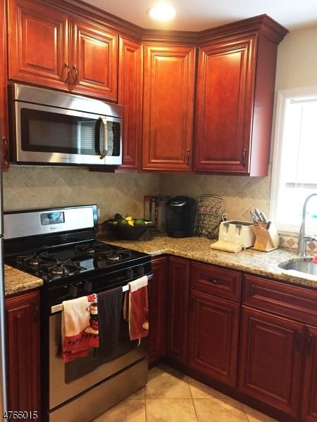 110 Woodport Rd - Photo 2 of 10