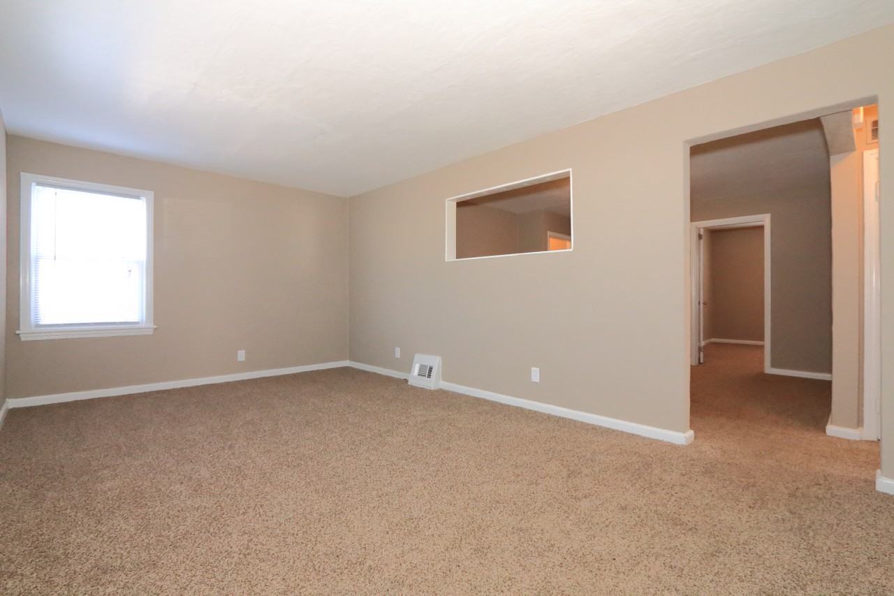 3106 Pearl Harbor Dr - Photo 3 of 20