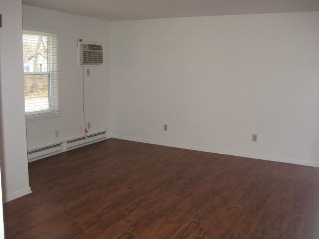 204 S East St - Photo 2 of 8