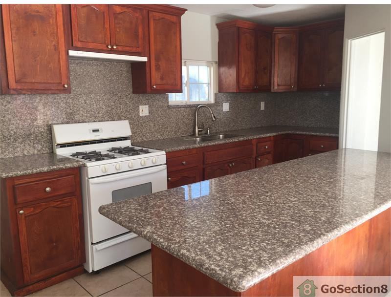 4123 46th St - Photo 3 of 6