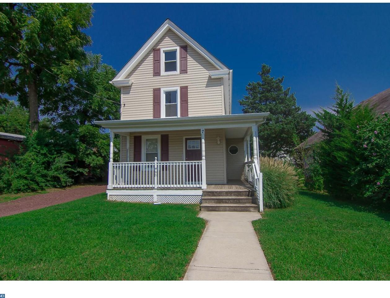 7 NE Blvd - Photo 2 of 18