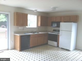 35600 Aviation Yacht Club Rd - Photo 3 of 11