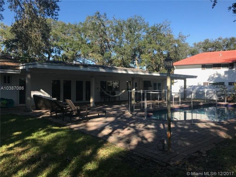 2260 NE 202nd St - Photo 2 of 9