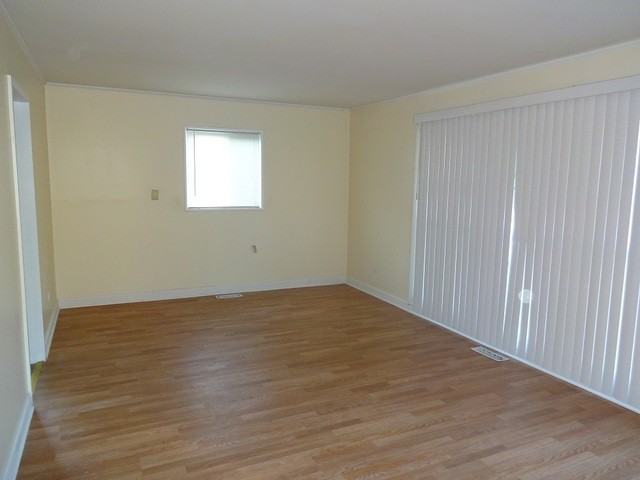 133 Well St - Photo 3 of 11