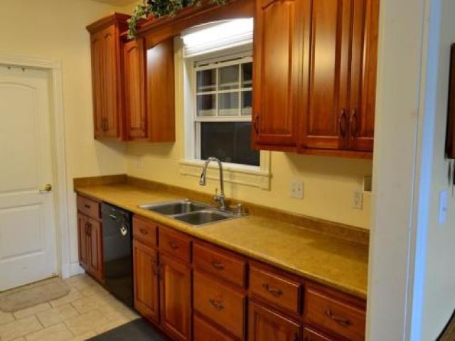 189 Middle St - Photo 2 of 6