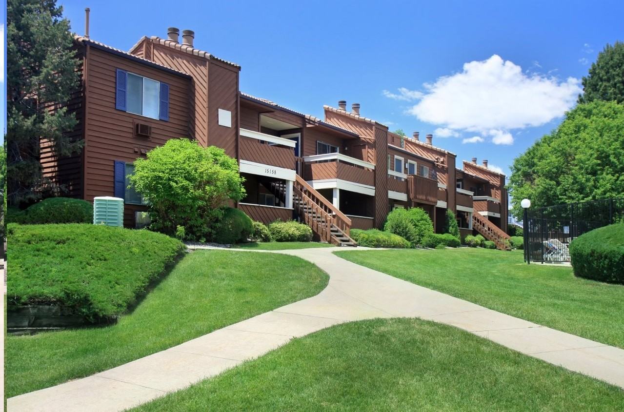 Knollwood - Photo 2 of 19