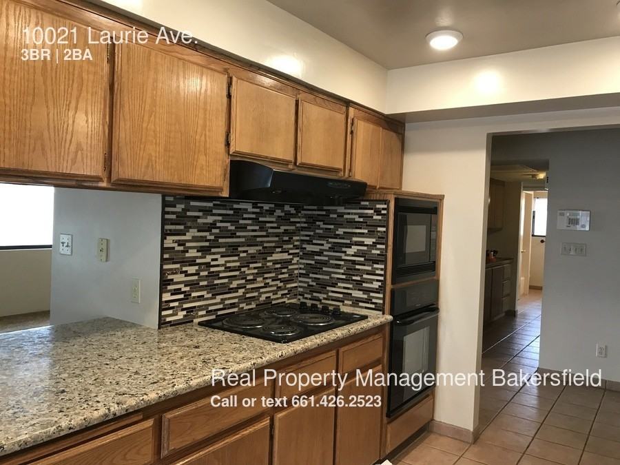 10021 Laurie Ave - Photo 3 of 7