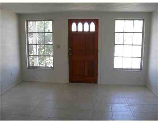 10914 Rexdale Ave - Photo 3 of 13