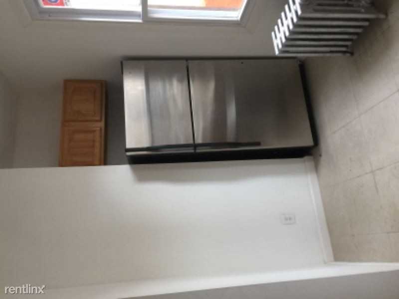 793 E 19th St - Photo 2 of 7