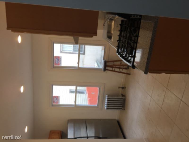 793 E 19th St - Photo 3 of 7