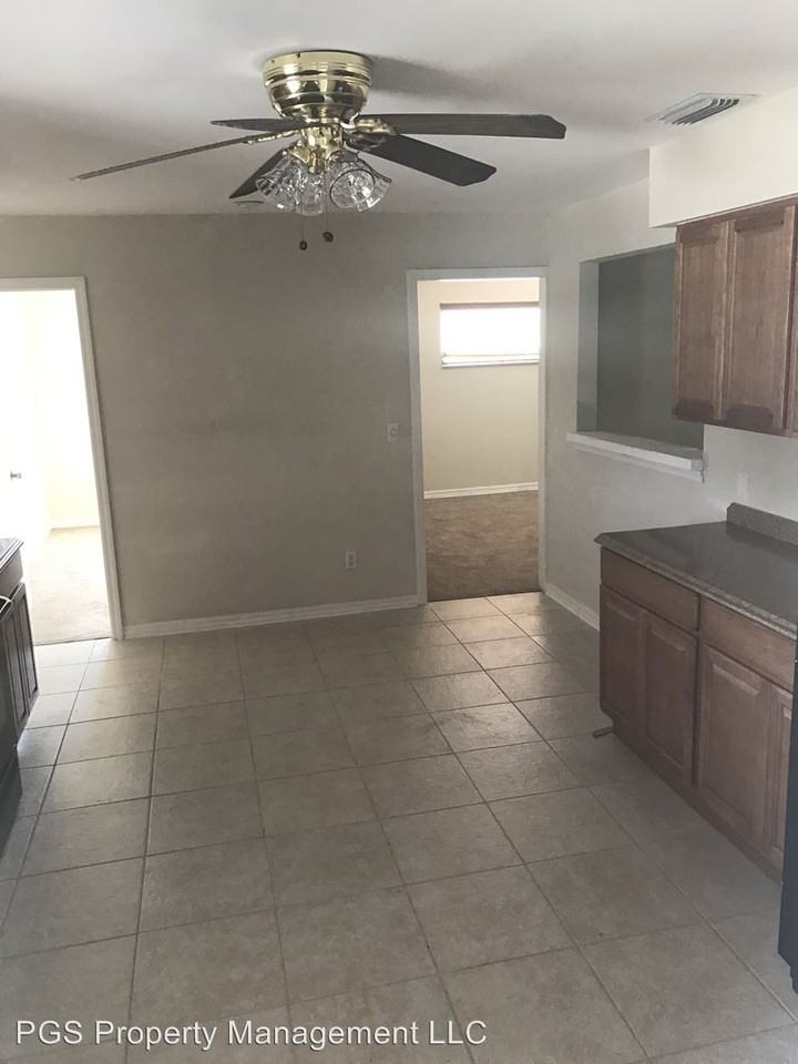 2505 Caribbean Ct - Photo 3 of 15