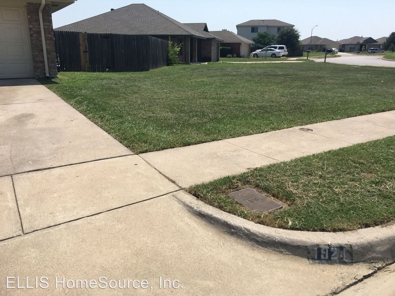 1924 Christopher Dr - Photo 2 of 12