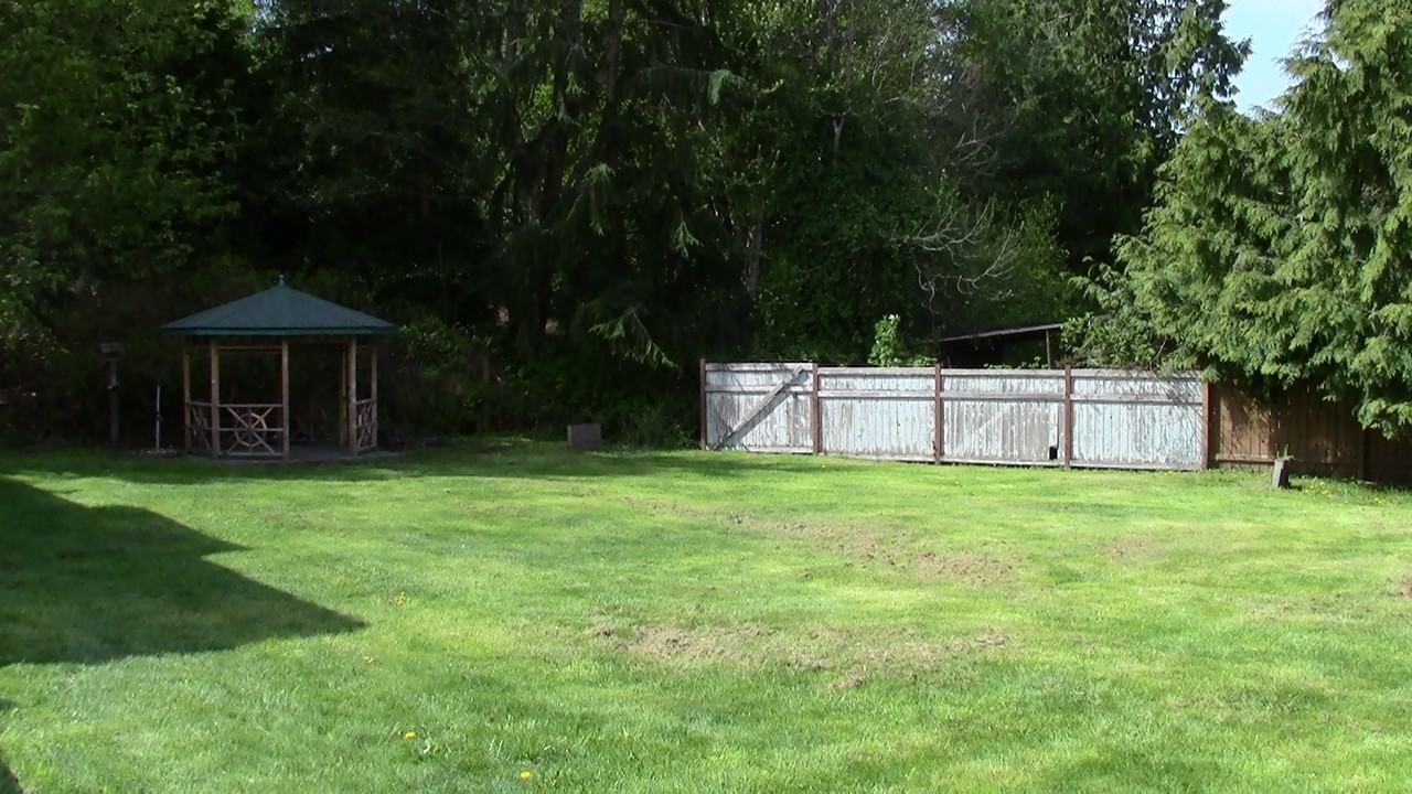 12155 Philip Pl NE - Photo 3 of 17