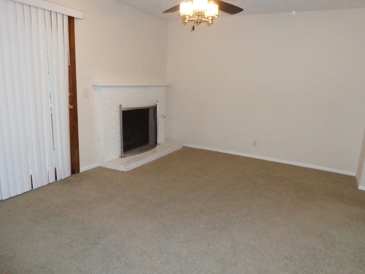 5118 S 104th St - Photo 2 of 11