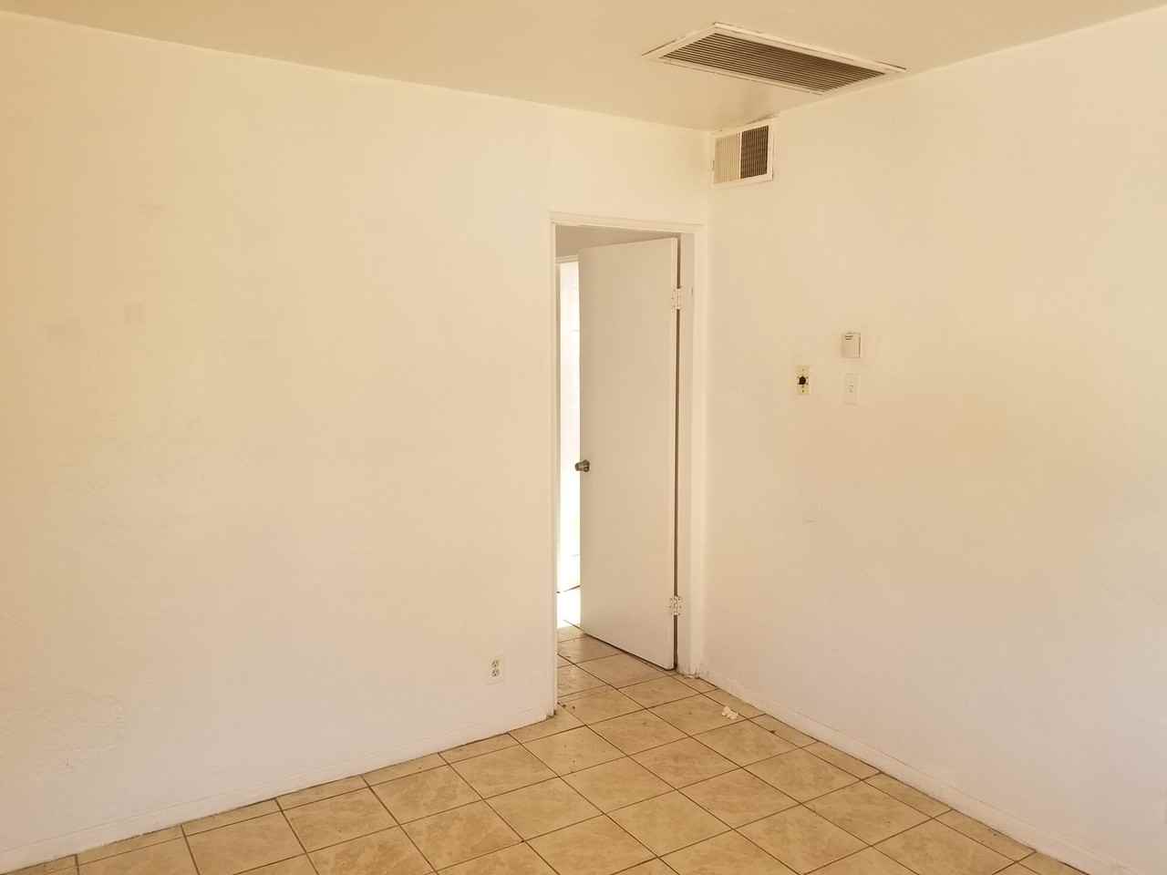 126 E Michigan Dr - Photo 2 of 10