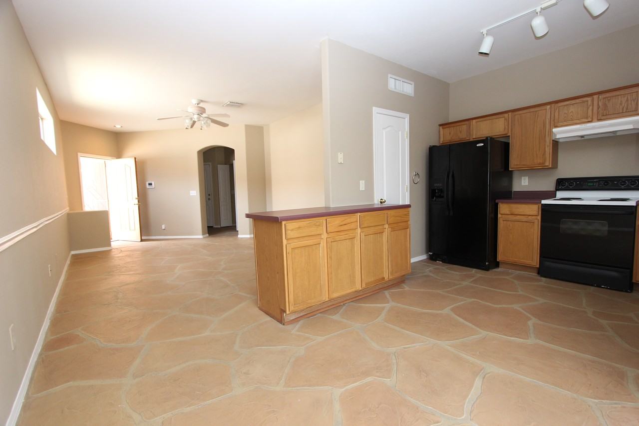 5839 N Willow Thicket Way - Photo 3 of 9