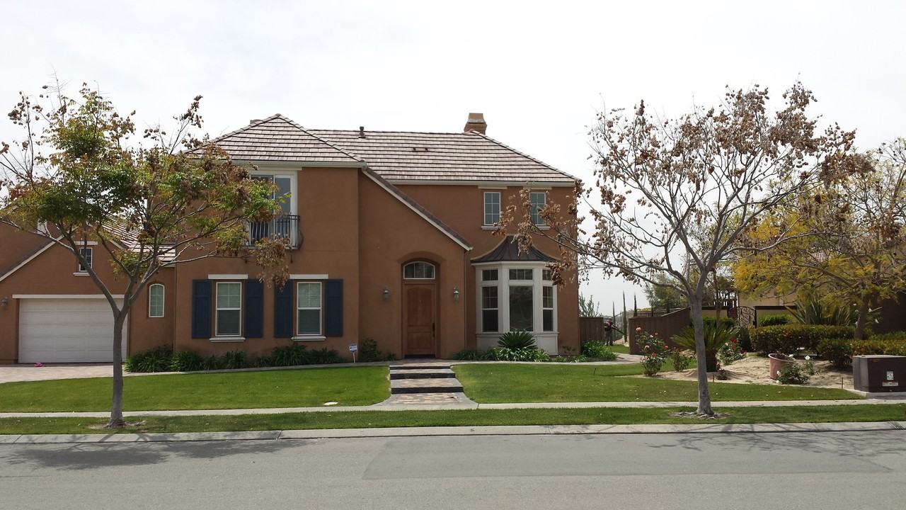 2775 Sutter Ridge Dr - Photo 2 of 16
