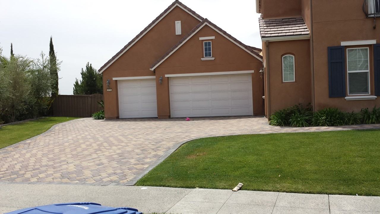 2775 Sutter Ridge Dr - Photo 3 of 16