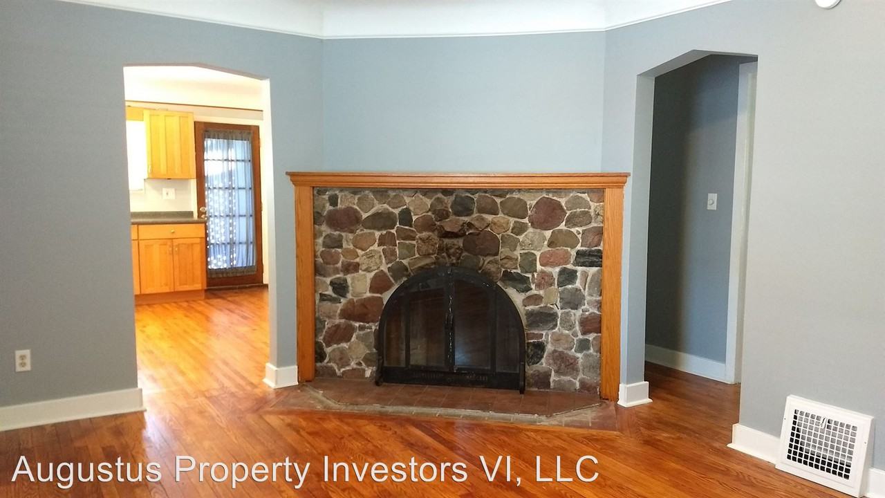 3061 Emmons Ave - Photo 2 of 12