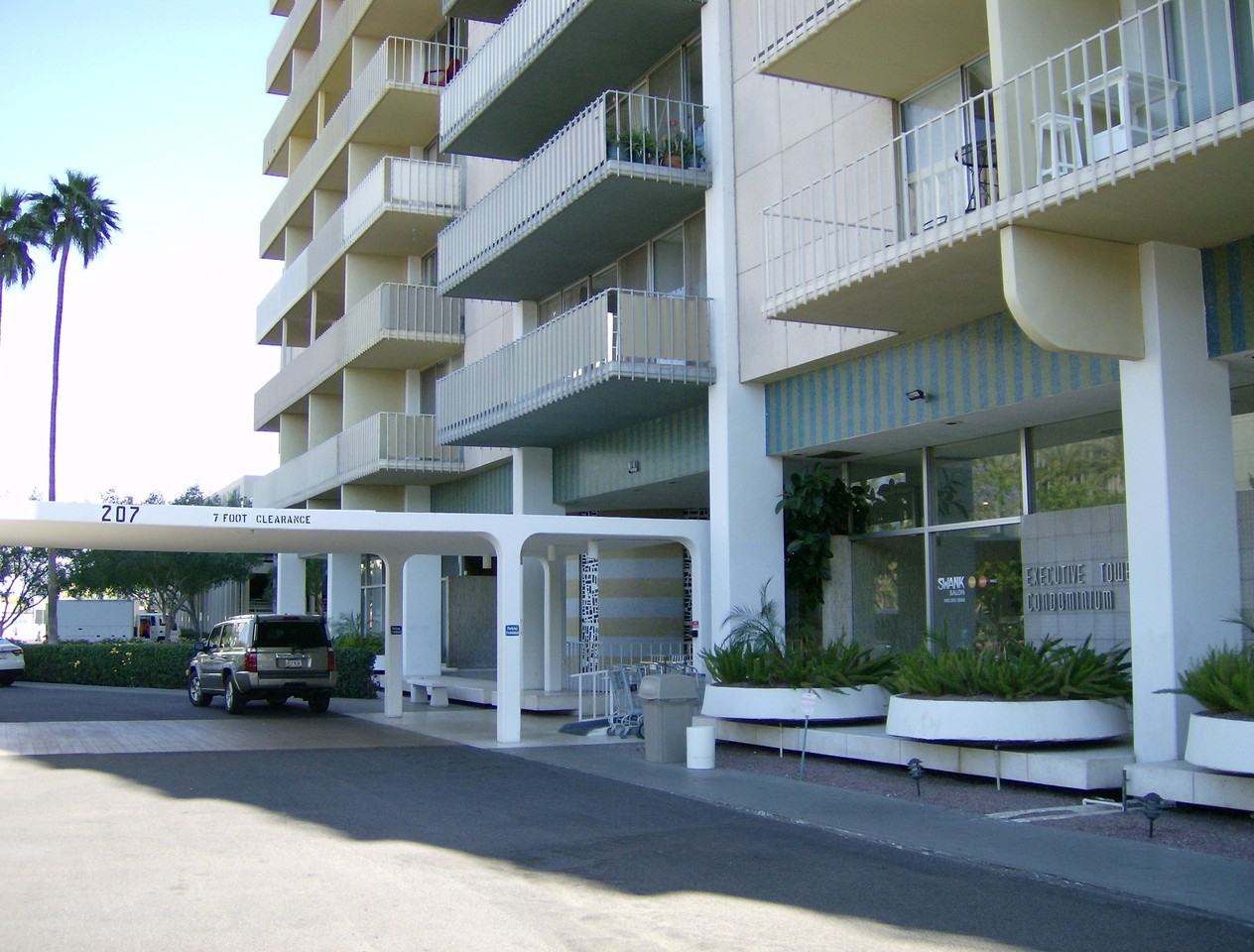 207 W. Clarendon Avenue - Photo 3 of 45