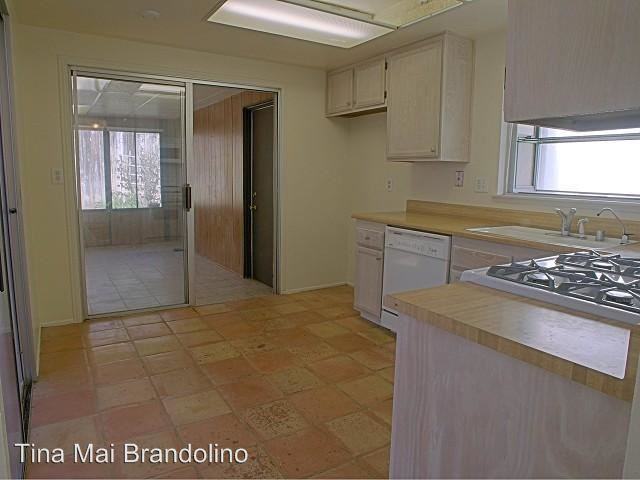 29851 Wistaria Valley Rd - Photo 3 of 14