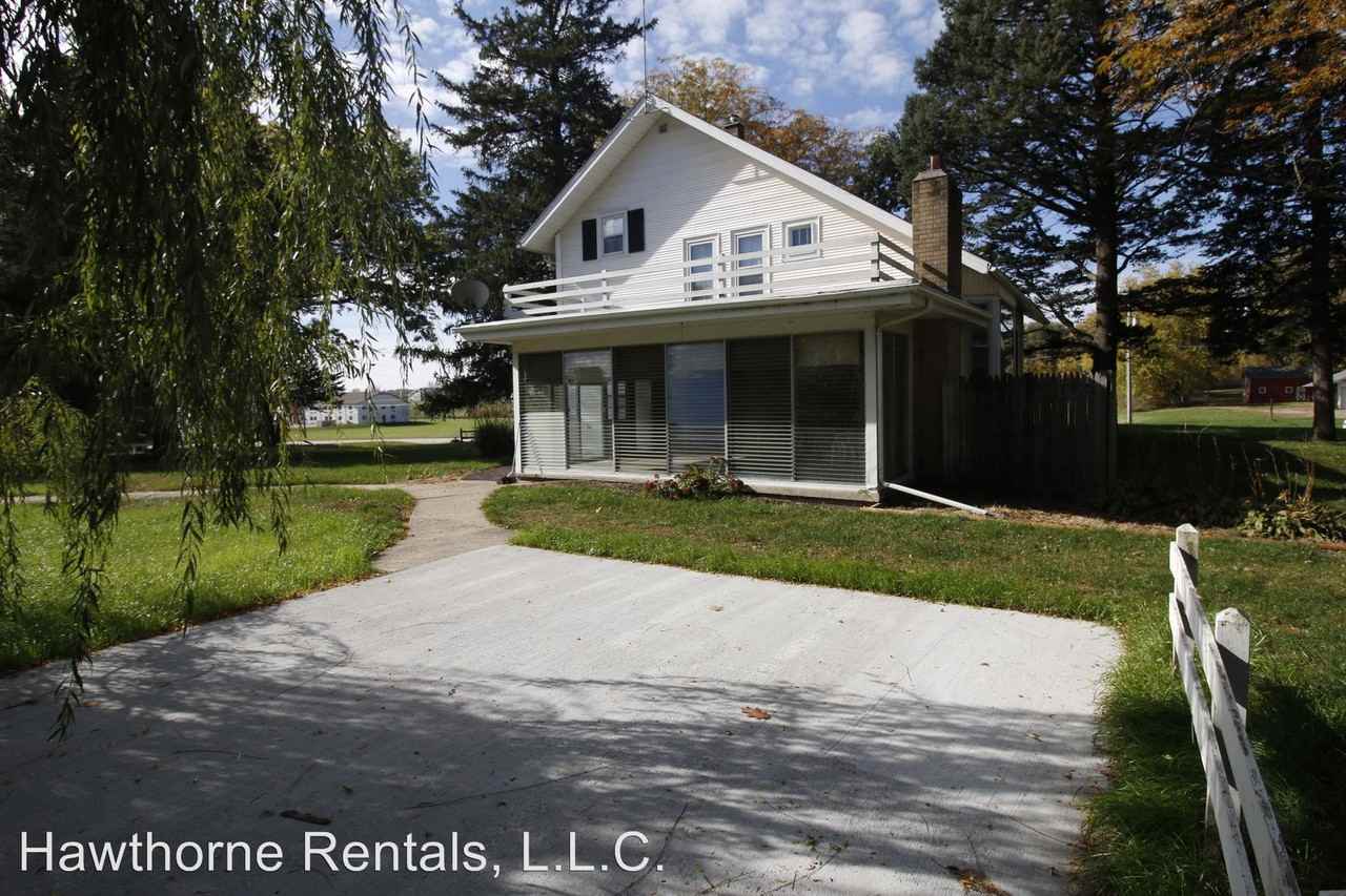 2470 Logan Ave - Photo 2 of 3