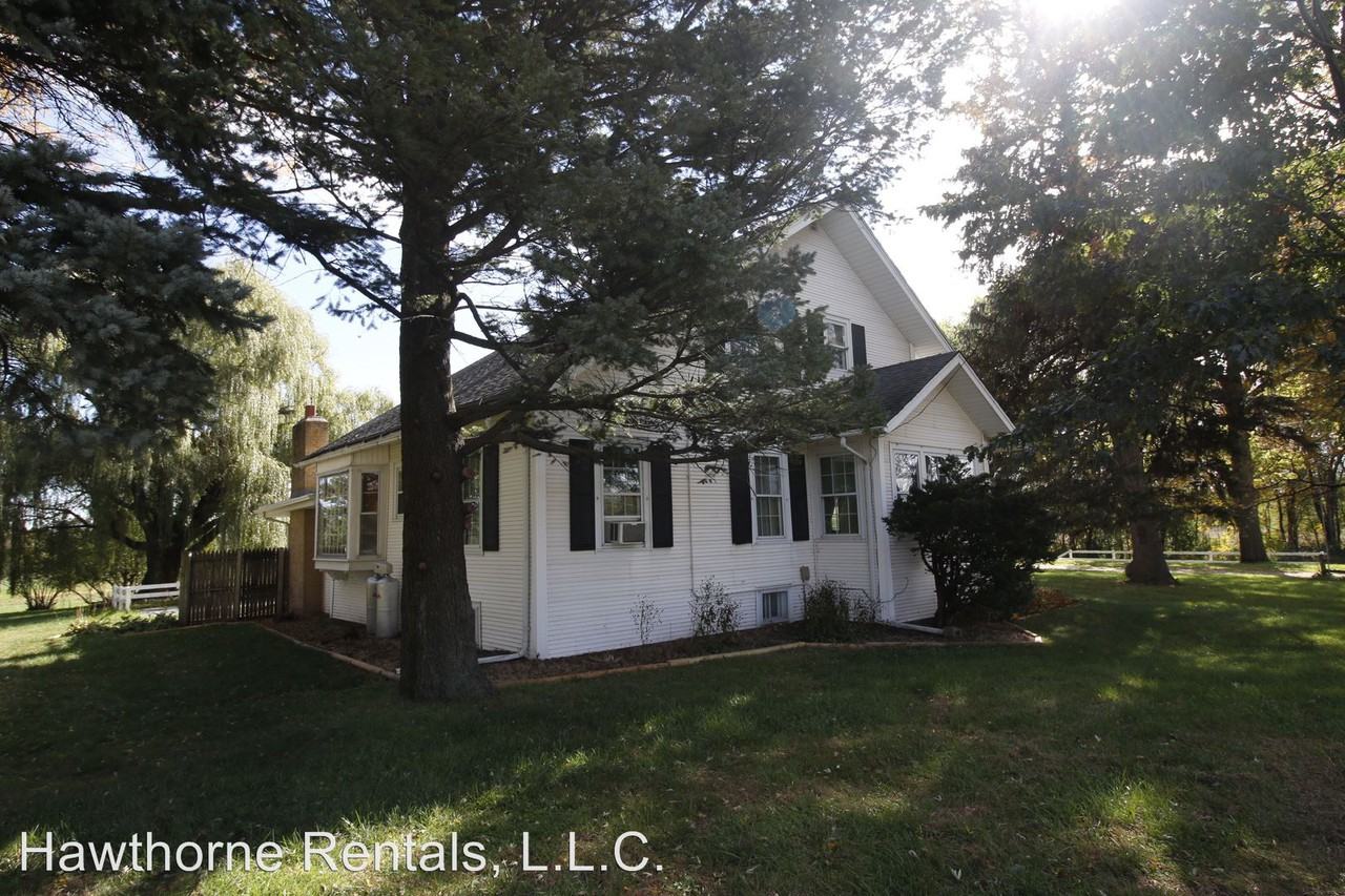 2470 Logan Ave - Photo 3 of 3