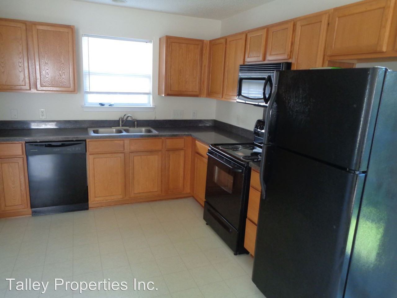 941 Back Bay Ct NE - Photo 2 of 4