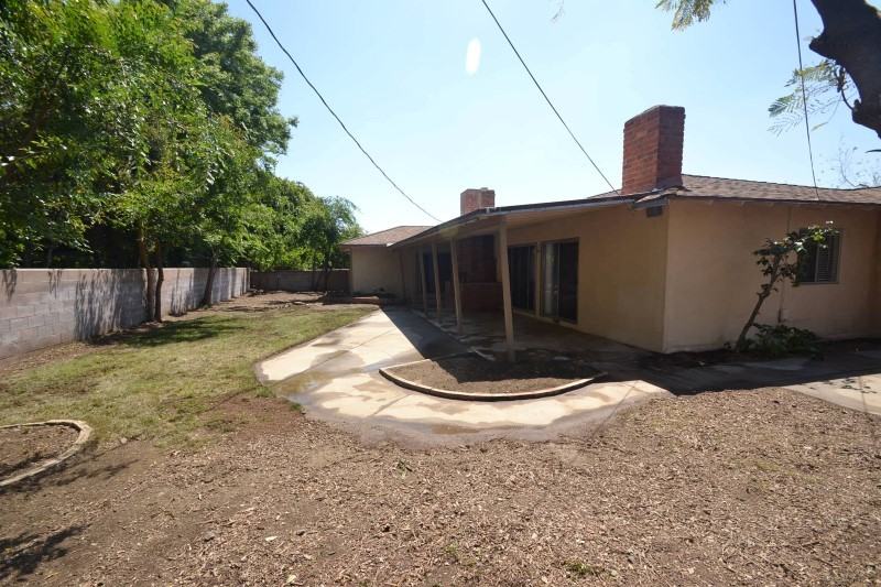 3897 Parkside Dr - Photo 2 of 7