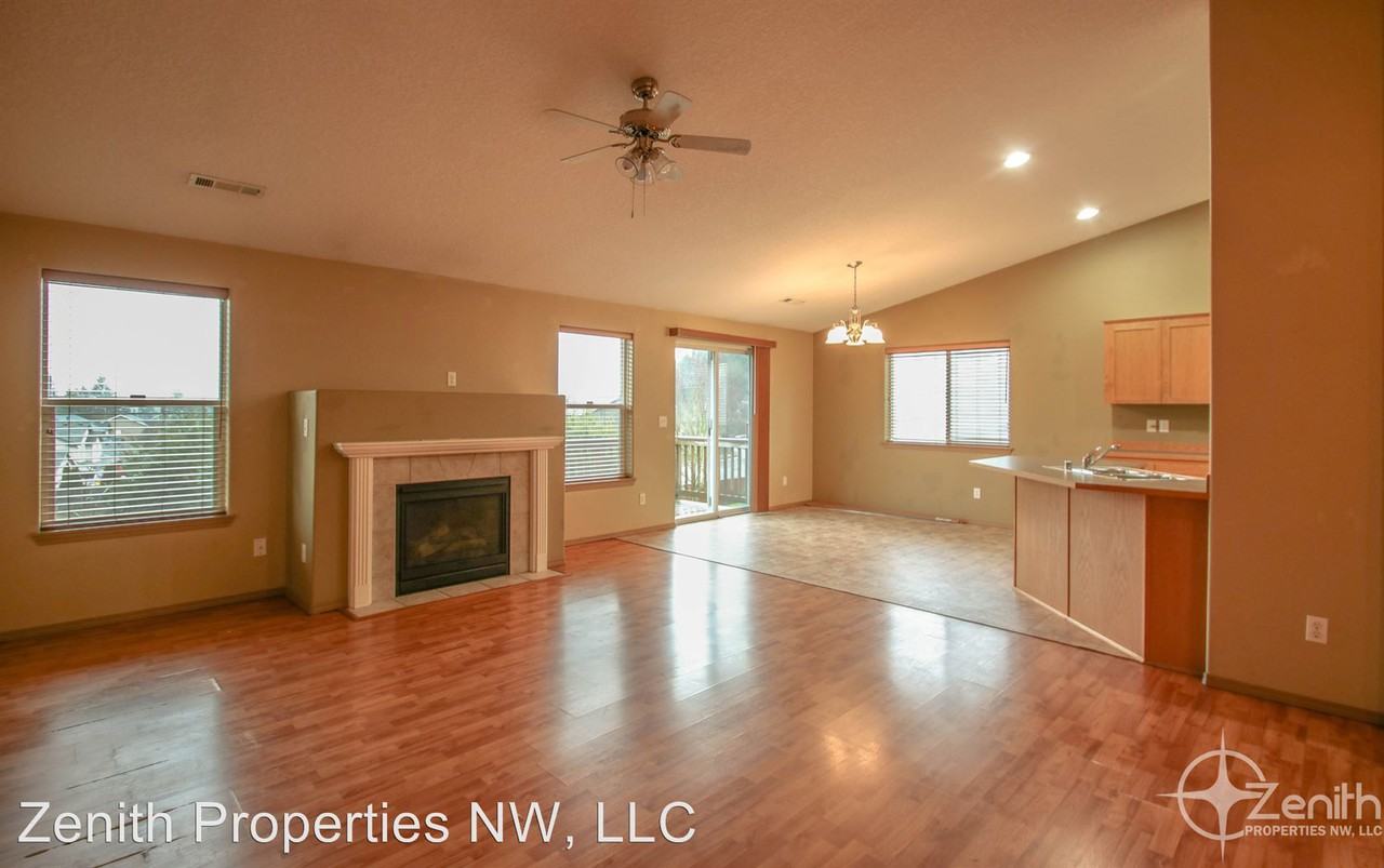 2712 NE 164th Pl - Photo 2 of 14