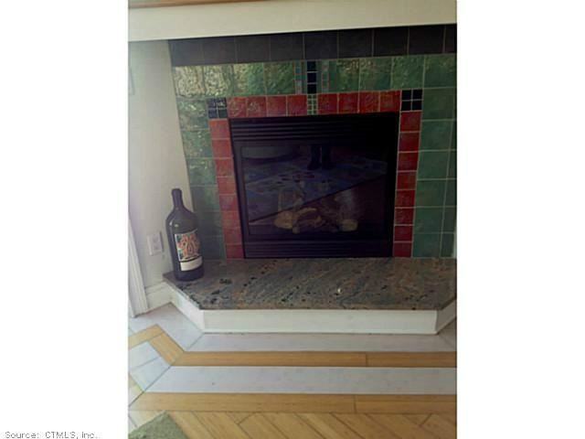 764 Quinnipiac Ave - Photo 3 of 16