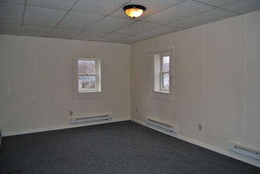 194 Main St #d - Photo 3 of 9